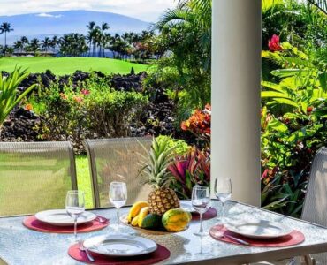 Spacious Lanai overlooking greenbelt and golf course with views to Mauna Kea