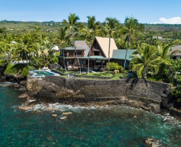 Oceanfront home in Keauhou.