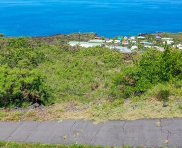 Beautiful ocean view buildable lot at the end of H Rd. in Kona Paradise.