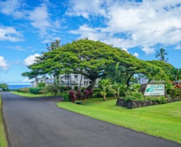 The Cliffs at Princeville Entrance