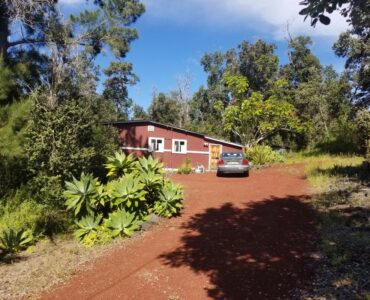 Charming house in a beautiful setting, Amazing native Ohia and flora, located in the green belt