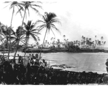 A photo looking at Kamoa Point, circa 1890s.