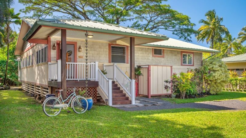 Charming cottage-style beach home in Hanalei