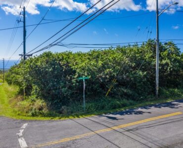 Corner lot 2 blocks down into Discovery Harbour.