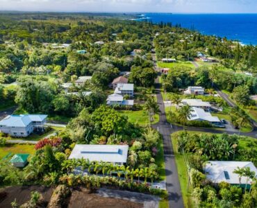 Paved roads, private water, cable tv, phone,          high-speed internet, mail delivery, active community association visit www.hawaiianshores.org